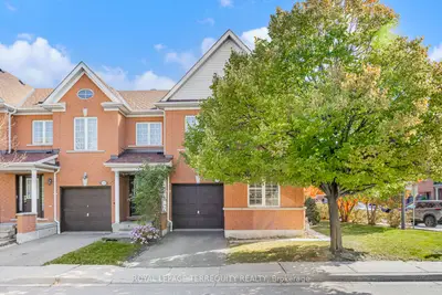 Condo Townhouse in Mississauga