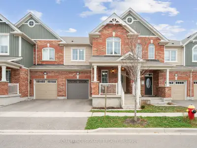 Att/Row/Townhouse in Milton