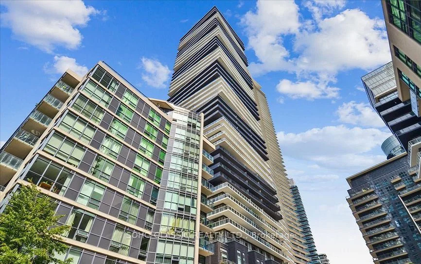 56 Annie Craig Drive 3906, Toronto W06, On M8v 0c5