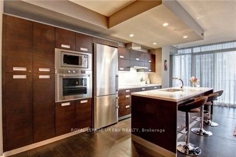 88 Park Lawn Road 1808, Toronto W06, ON M8Y 0B5