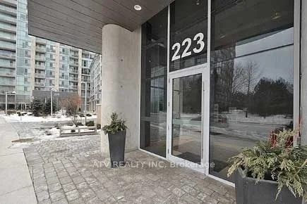 223 Webb Drive E 1106, Mississauga, On L5b 0e8