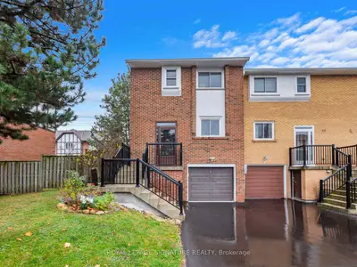 Condo Townhouse in Toronto