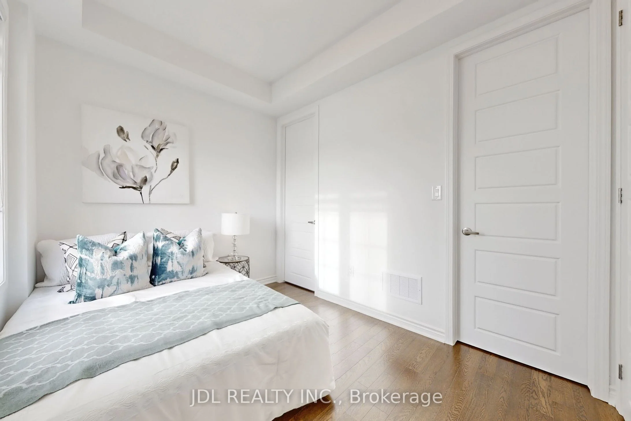 1407 William Halton Parkway, Oakville, ON L6M 5N8