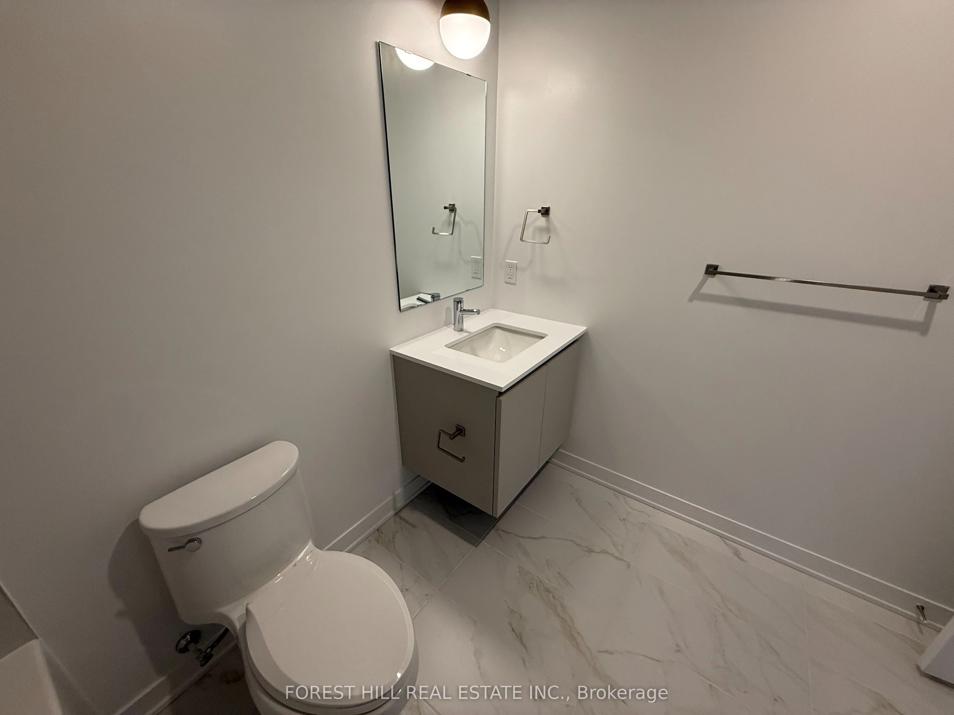 395 Dundas Street W LPH 28, Oakville, ON L6M 5R8