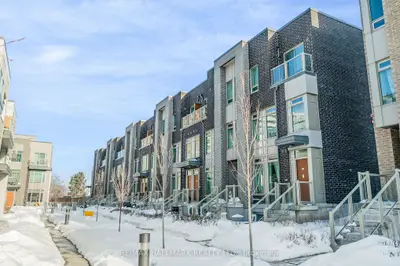 Condo Townhouse in Toronto