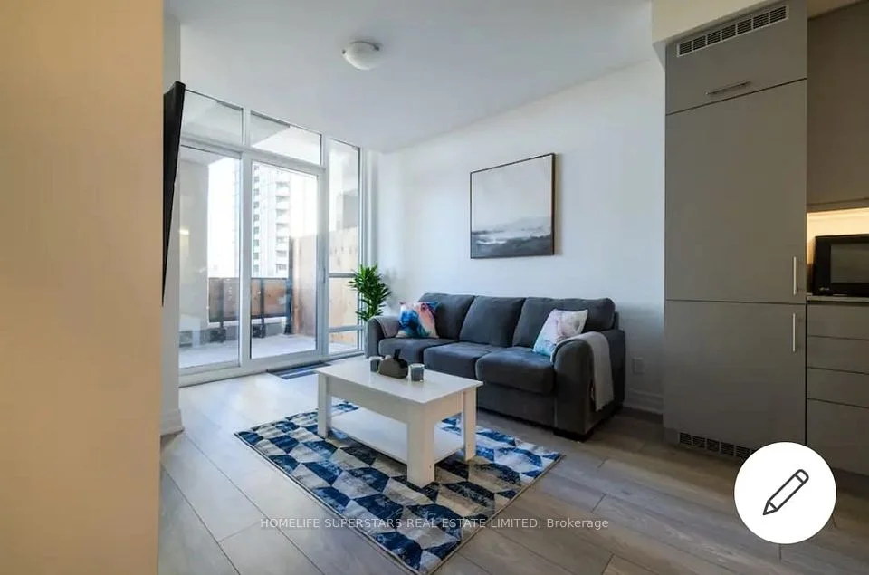 36 Elm Drive W 303, Mississauga, ON L5B 1L9