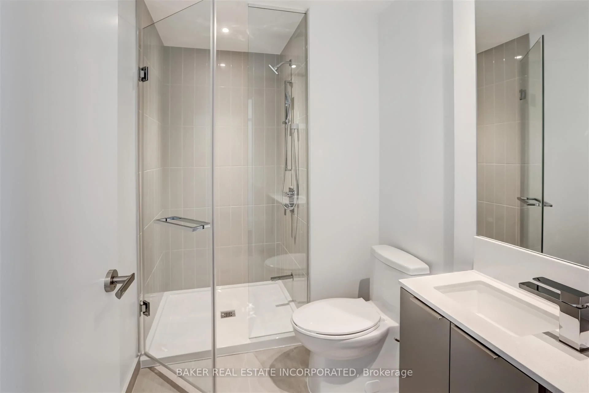 3900 Confederation Parkway 2010, Mississauga, ON L5B 0M3