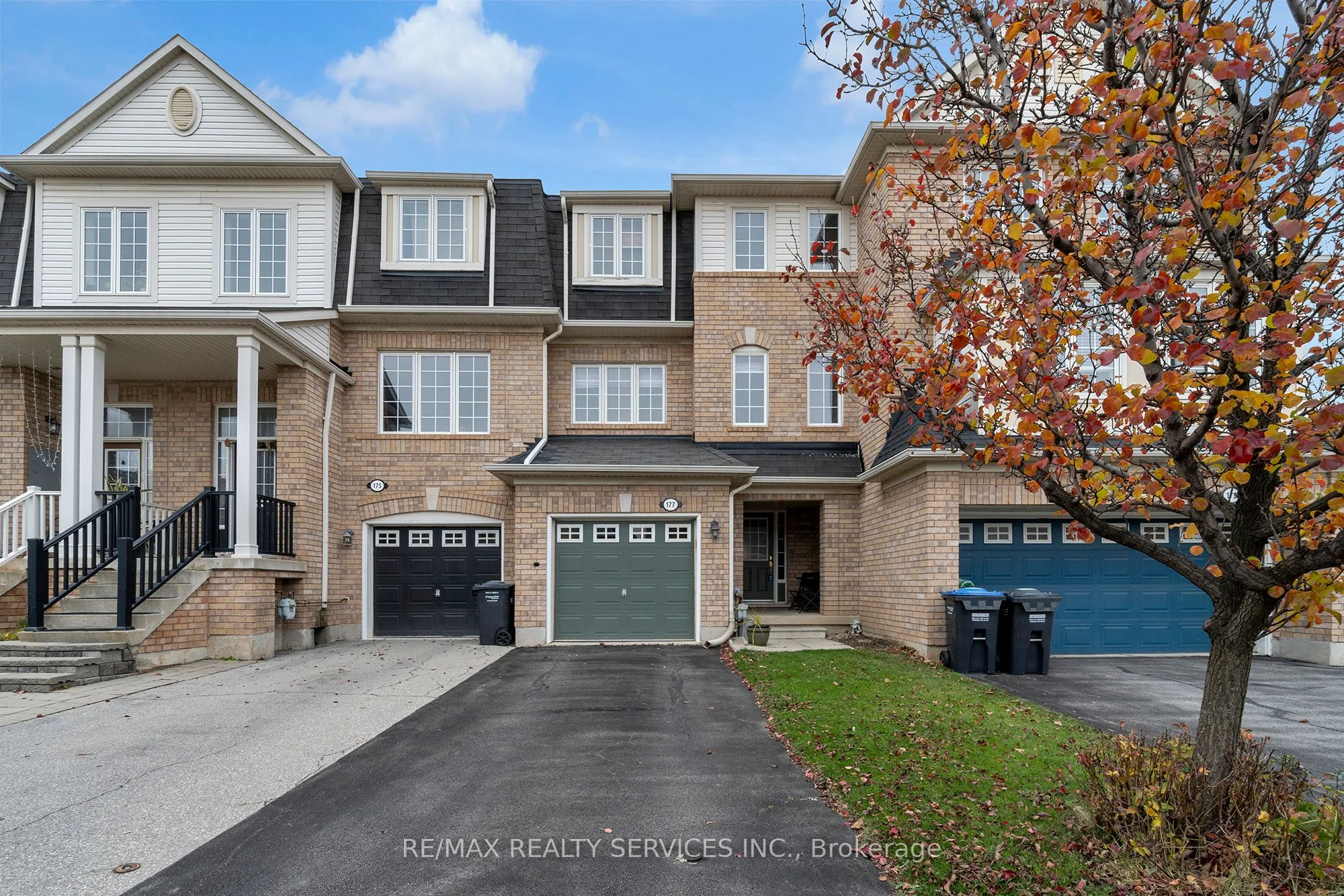 Att/Row/Townhouse in Brampton