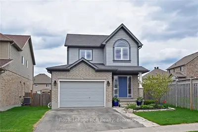 72 DINNICK Crescent, Orangeville, ON L9W 0B7