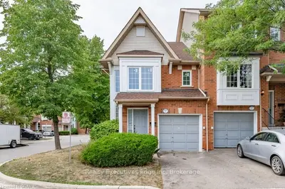 1591 South Parade Court 7, Mississauga, ON L5M 6G1