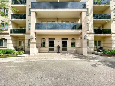 10 DAYSPRING Circle 804, Brampton, ON L6P 1B9