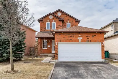 7392 DAVEMARK Court, Mississauga, ON L5N 7P3