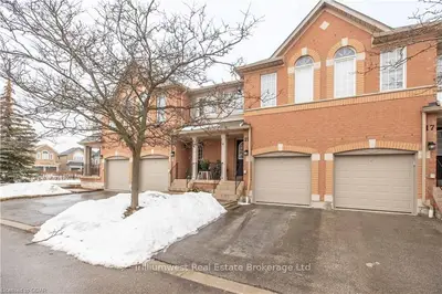 5030 HEATHERLEIGH Avenue 19, Mississauga, ON L5V 2G7