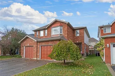 22 Standish Street, Halton Hills, On L7g 5v7