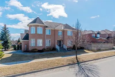 112 Forsyth Crescent, Halton Hills, On L7g 5y3