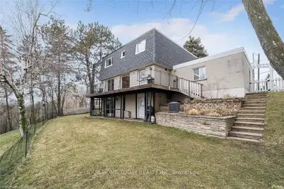 21 Eden Place, Halton Hills, On L7g 1g4