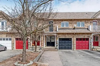 19 Dominion Gardens Drive, Halton Hills, On L7g 6a9