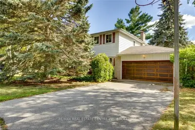 1370 Conliffe Court, Mississauga, On L5c 1r3