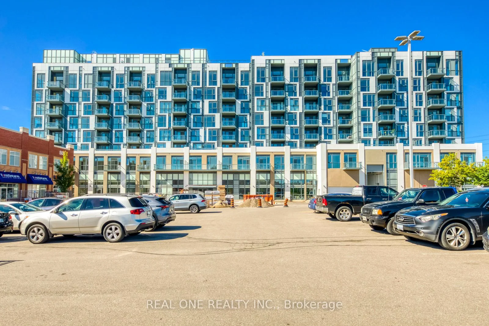 Condo Apartment in Oakville