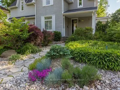 23 CHARLES ST, Halton Hills, ON L7G 2Z1