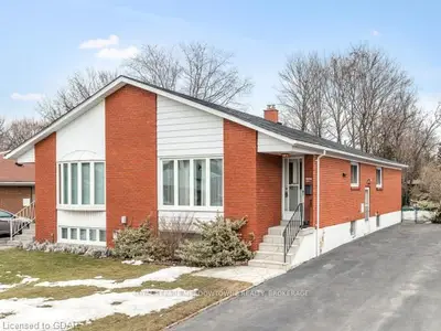 1124 SATURNIA CR, Mississauga, ON L4Y 2M3