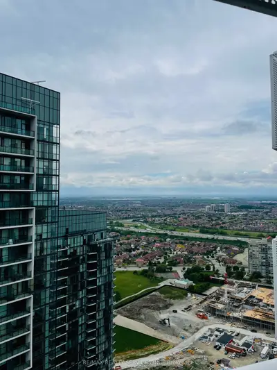 Condo Apartment in Mississauga