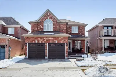 26 Russell Street, Halton Hills, On L7g 5y7
