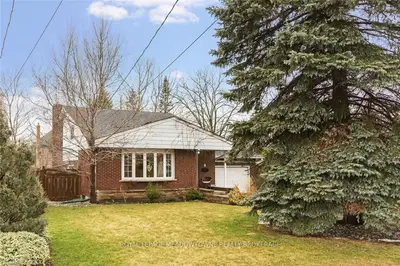 16 Parkview Boulevard, Halton Hills, On L7g 2y3