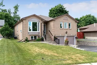 389a Delrex Boulevard, Halton Hills, On L7g 4h8