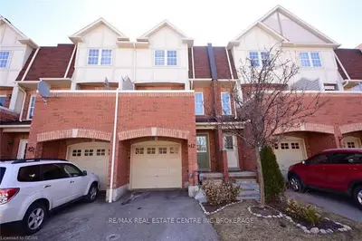 3030 Breakwater Court 12, Mississauga, On L5b 4n5