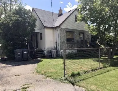 40 Peter Street S, Mississauga, On L5h 2g4