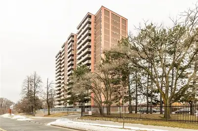 235 Grandravine Drive 201, Toronto W05, On M3n 1j2