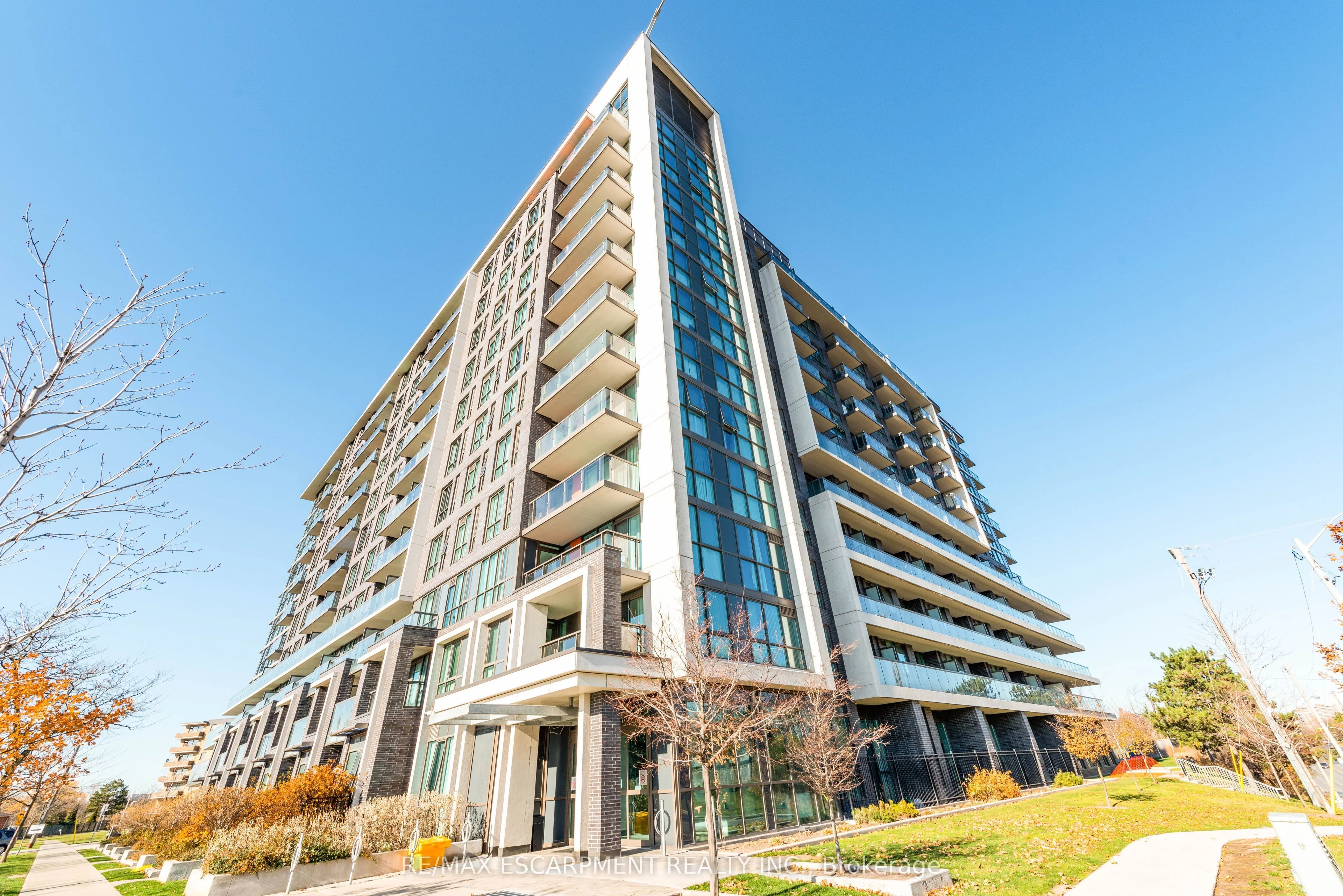 80 Esther Lorrie Drive 802, Toronto W10, On M9w 0c6