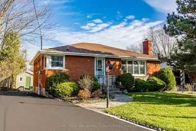 Detached in Burlington