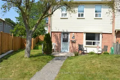 1055 Shawnmarr Road 45, Mississauga, On L5h 3v2