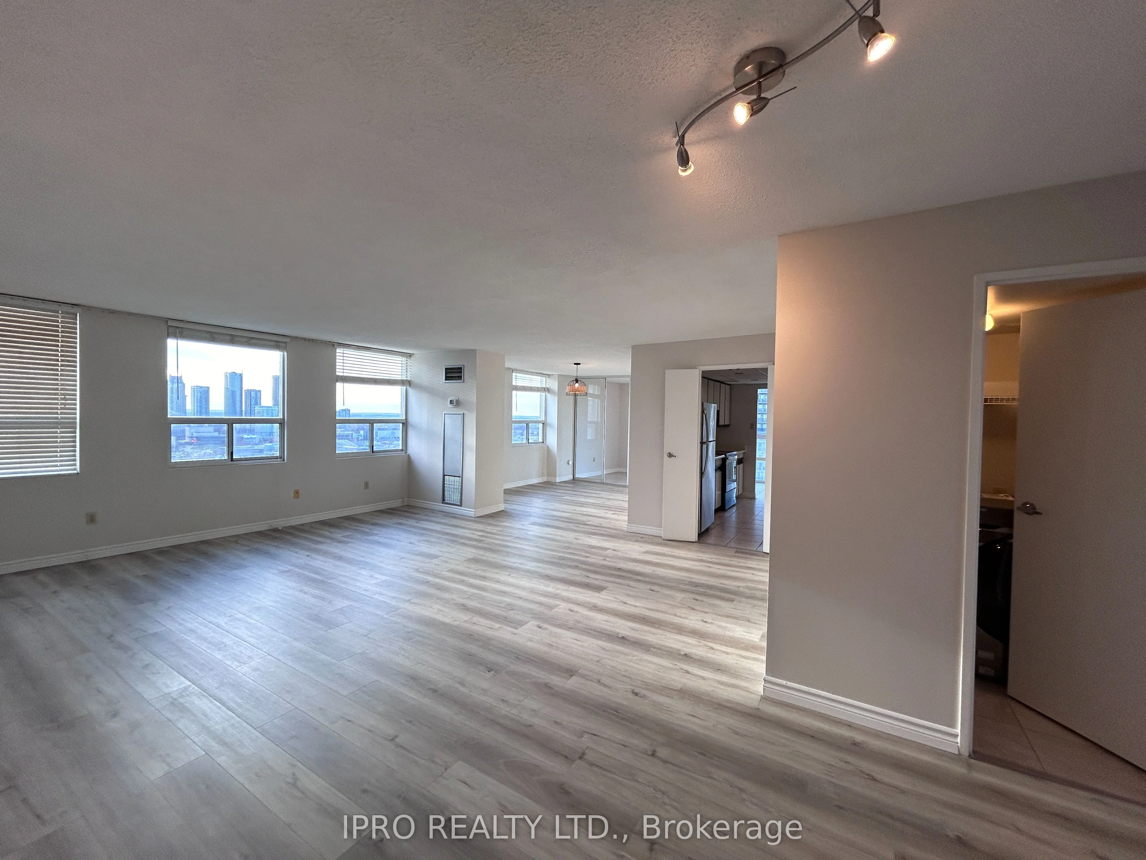 Condo Apartment in Mississauga