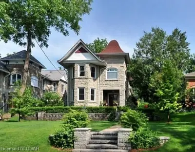 22 Queen Street, Halton Hills, On L7g 2e4