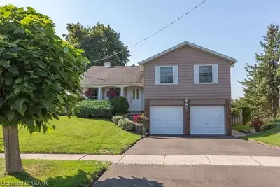 12 Regan Crescent, Halton Hills, On L7g 1b1
