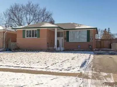 425 Delrex Blvd, Halton Hills, On, L7g 4j1