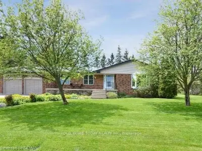34 Arletta St, Halton Hills, On, L7g 3j3