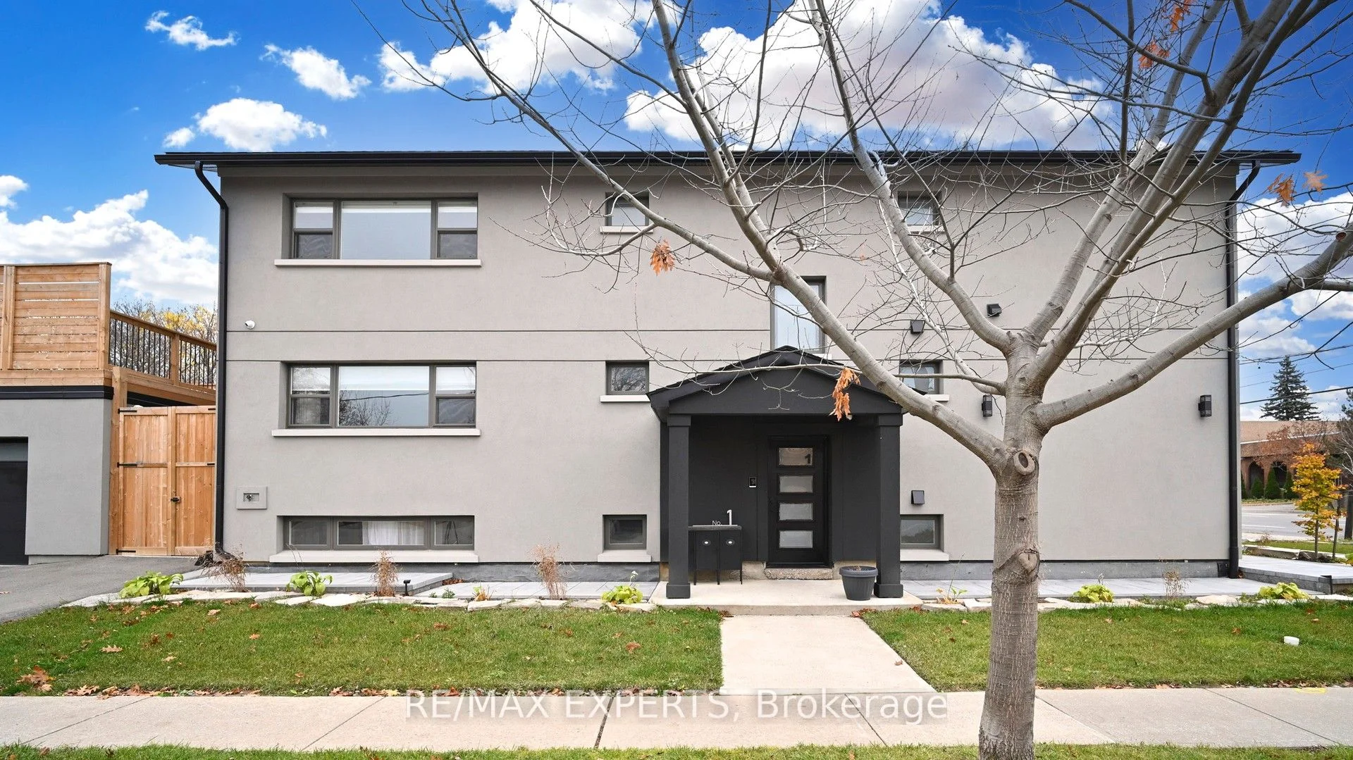 Triplex in Toronto