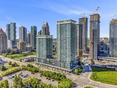 Common Element Condo in Mississauga