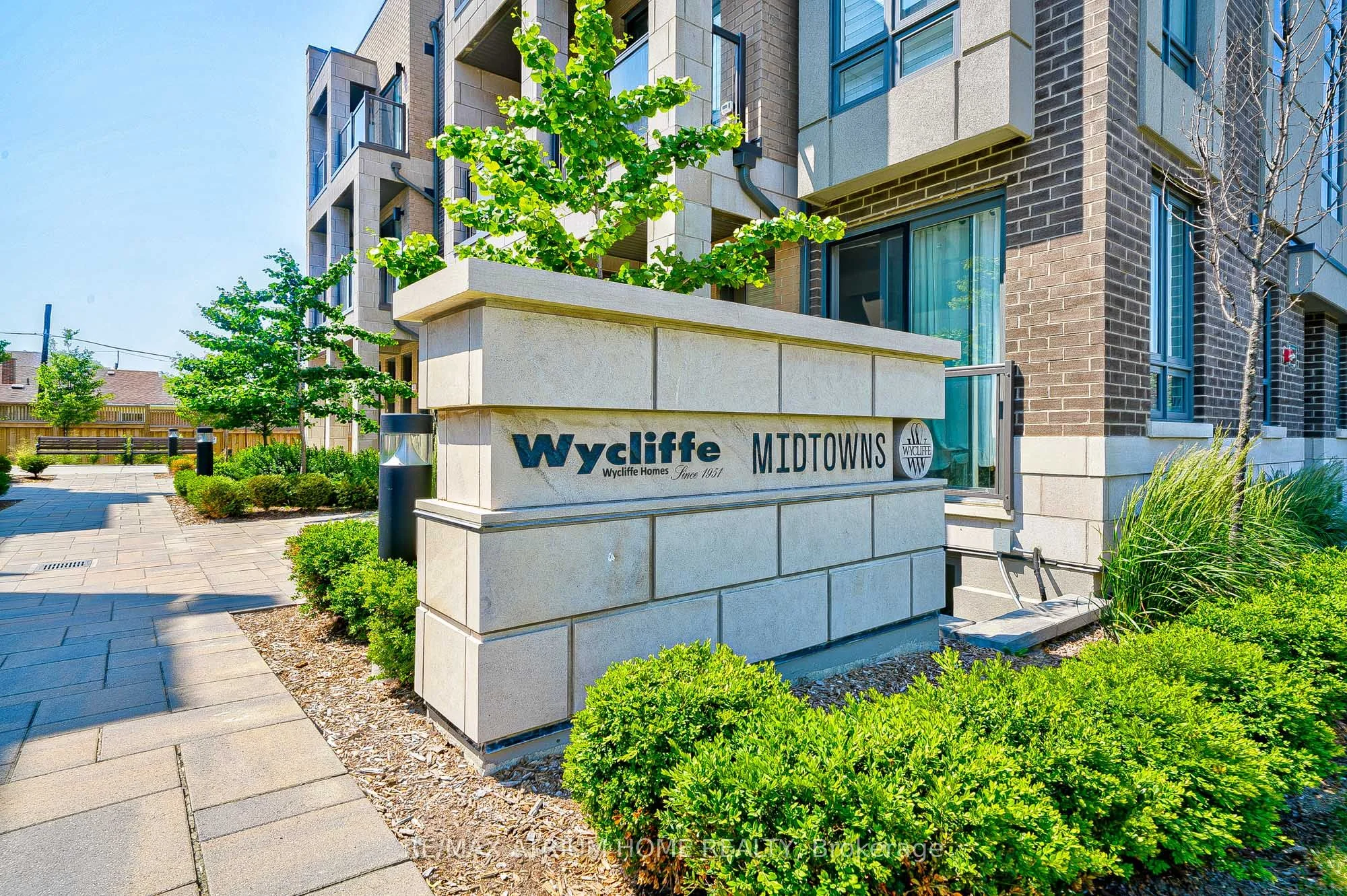 719 Lawrence Avenue W 50, Toronto W04, On M6a 0c6