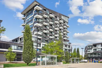 Common Element Condo in Oakville