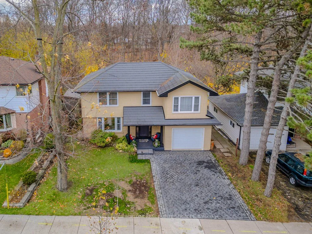 Detached in Burlington