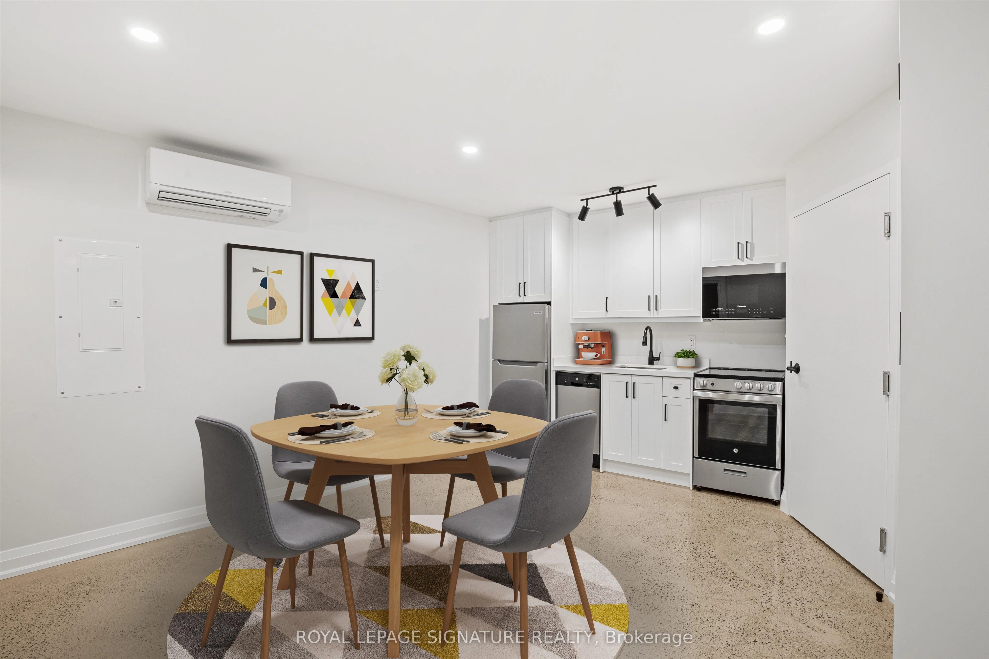 2563 Dundas Street W 6, Toronto W02, ON M6P 1X6