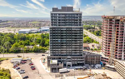 Condo Apartment in Milton