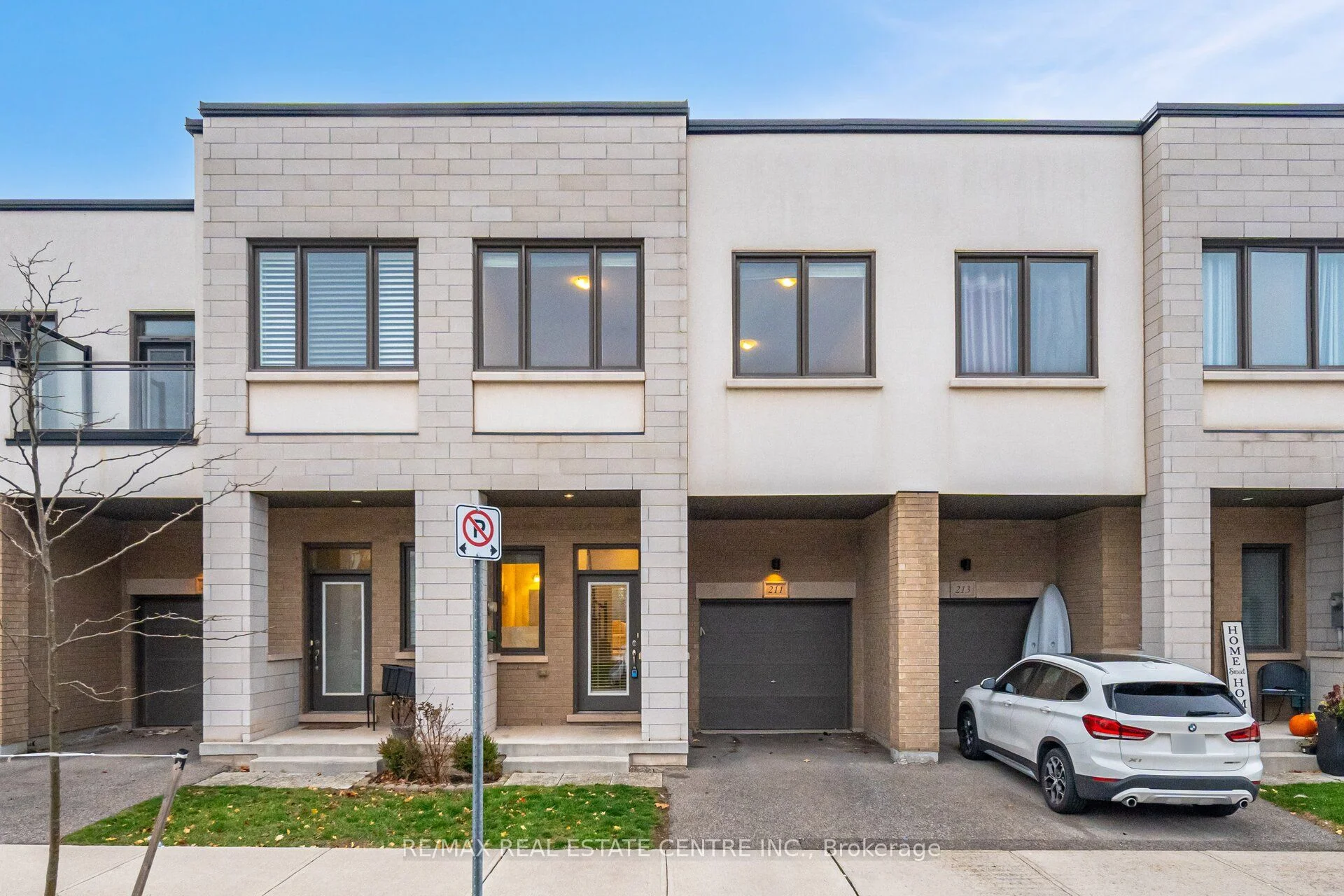 211 Fowley Drive, Oakville, On L6h 0p3