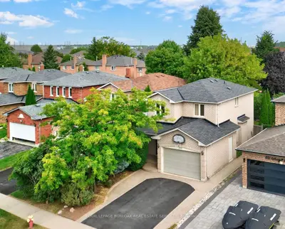 Detached in Burlington
