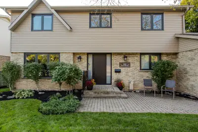 Detached in Burlington